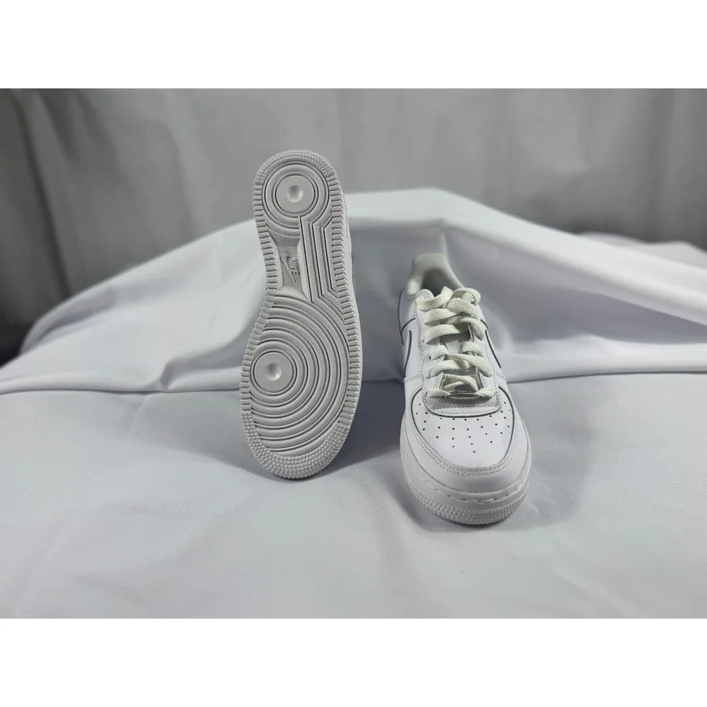 Nike Air Force 1 LE GS Size 6Y, Women's Size 7.5 Triple White DH2920-111